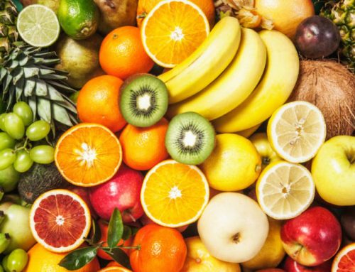 Canapés saludables con frutas e ingredientes naturales
